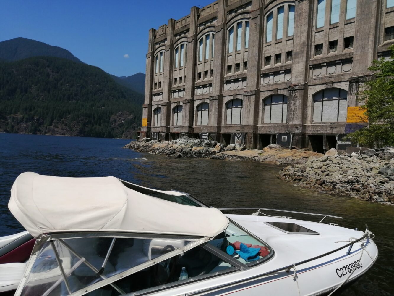 Boating in Indian Arm with Renthese Boat Rentals