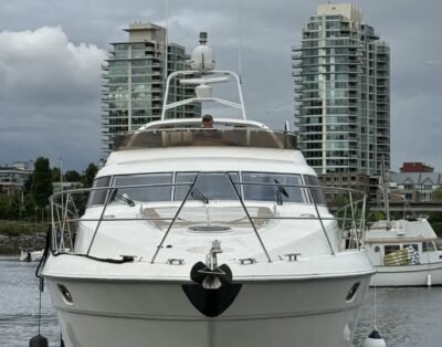 65′ Luxury Yacht for Private Parties